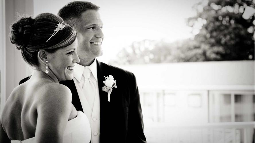 candid-wedding-photographers-1f-993f94